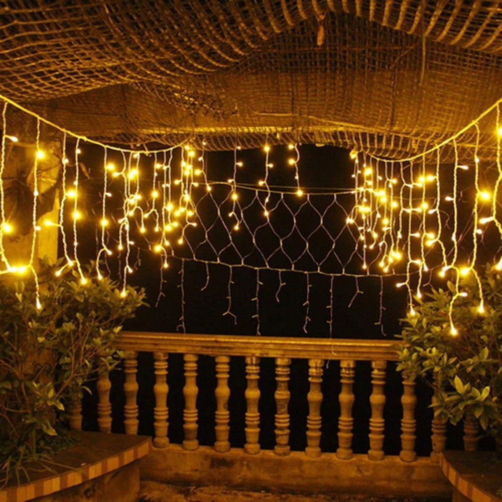 Instalatie LED cu franjuri, lungime 8/12 metri, de exterior, 240/300 leduri
