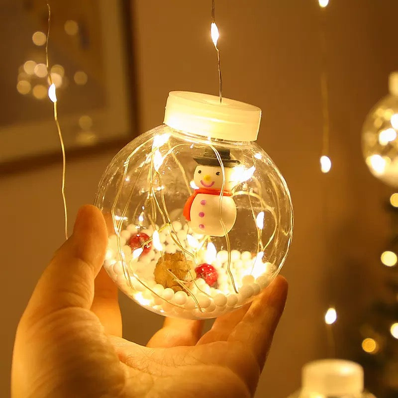Instalatie de craciun perdea luminoasa becuri cu mos craciun